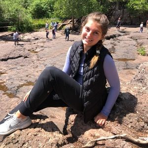 Meet your Posher, Maya